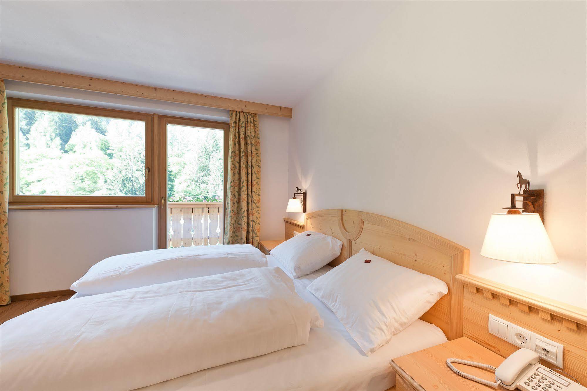 Gasthof Zur Sonne Cardano Esterno foto